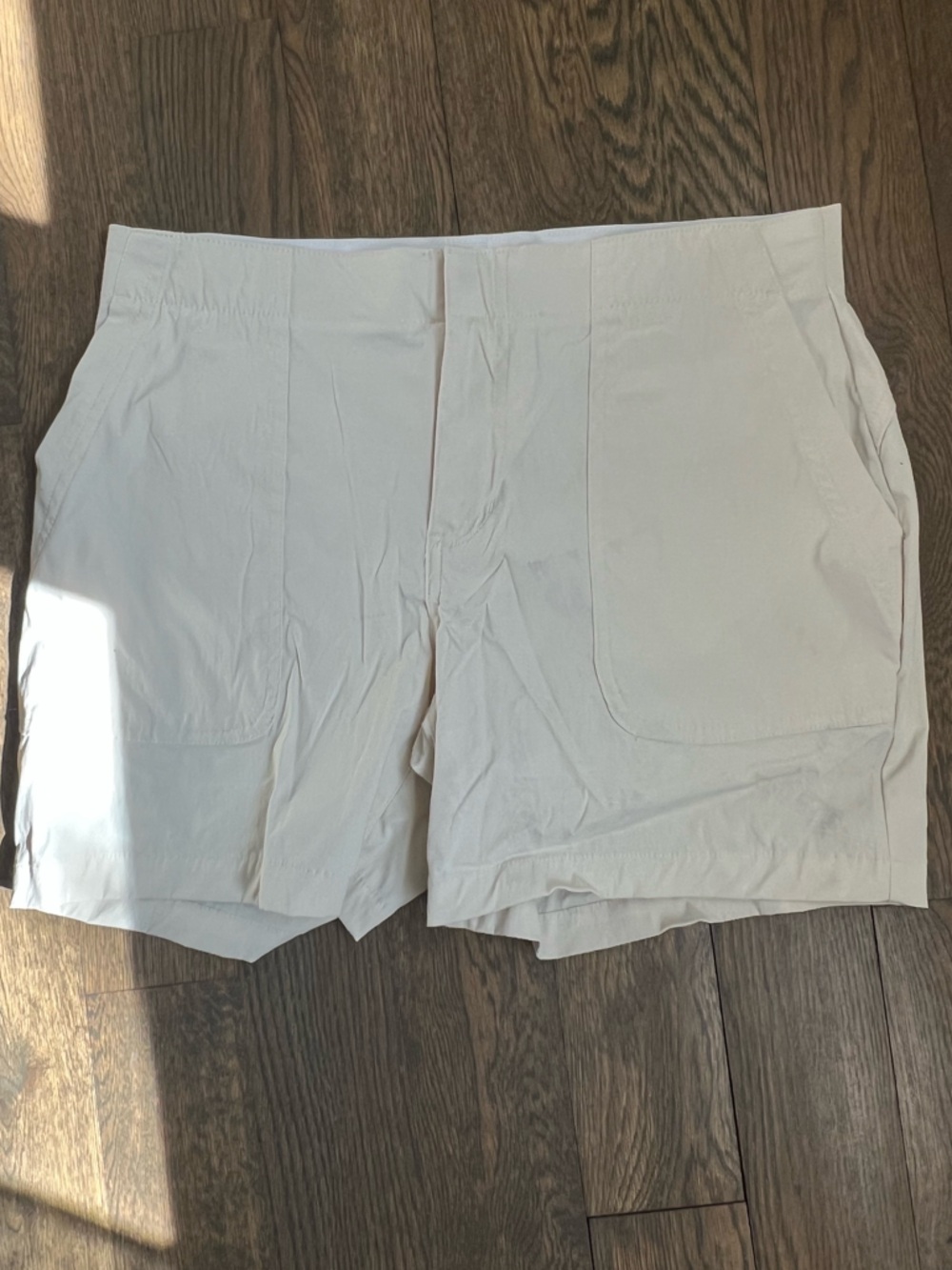 NWOT Eddie Bauer Hiking Short Ladies Size 4